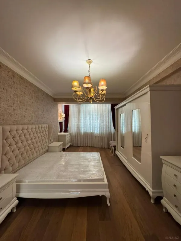 Satılır 3 otaqlı mənzil 171 m²