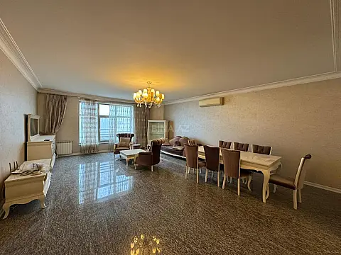Satılır 3 otaqlı mənzil 171 m²