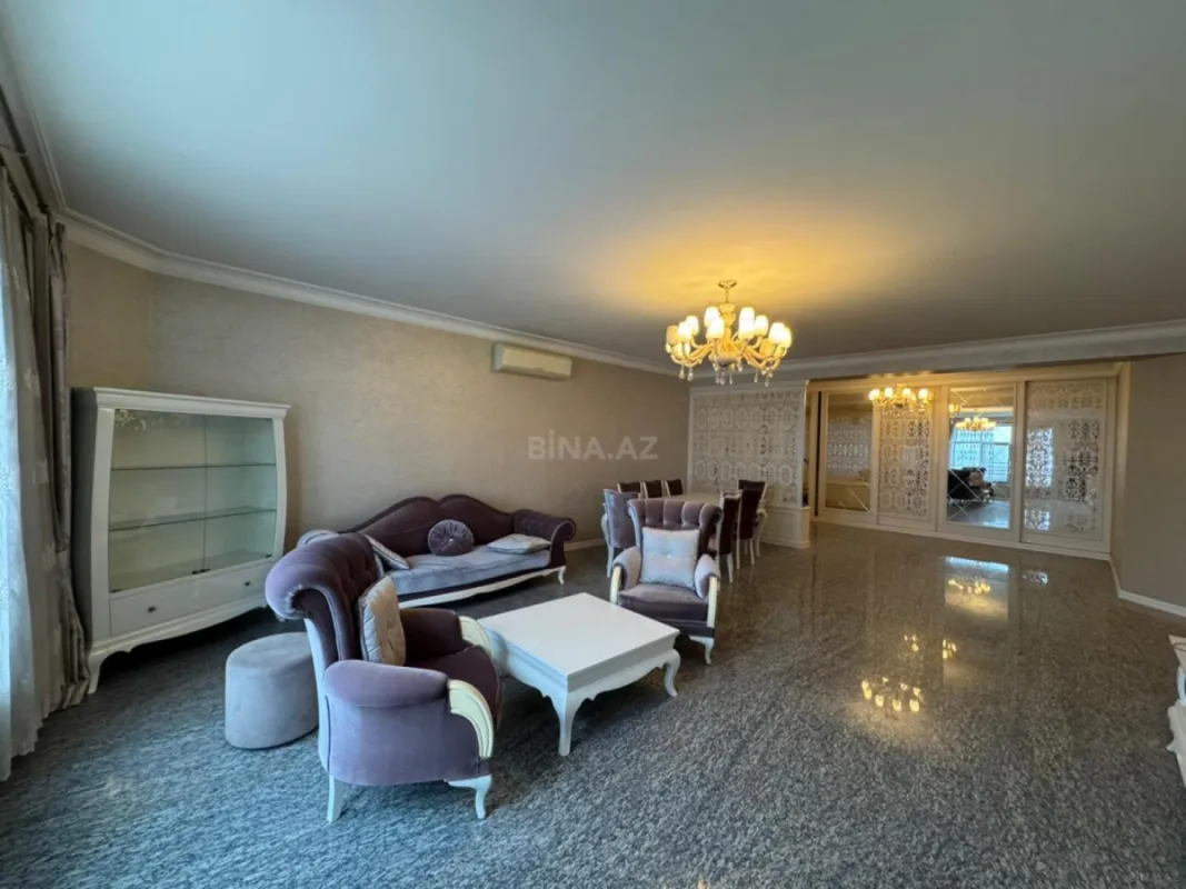 Satılır 3 otaqlı mənzil 171 m²