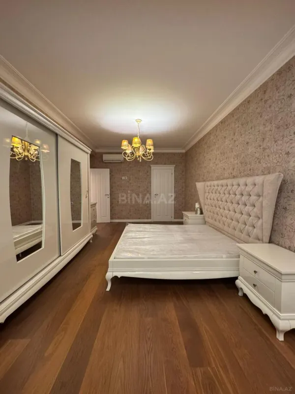 Satılır 3 otaqlı mənzil 171 m²