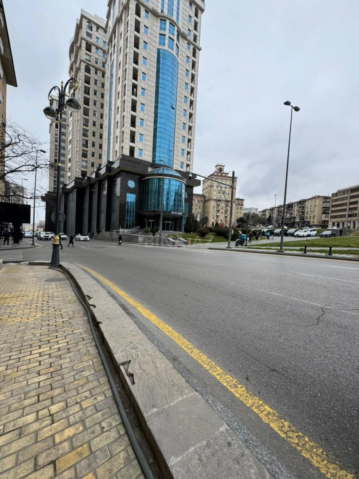 Satılır 3 otaqlı mənzil 171 m²