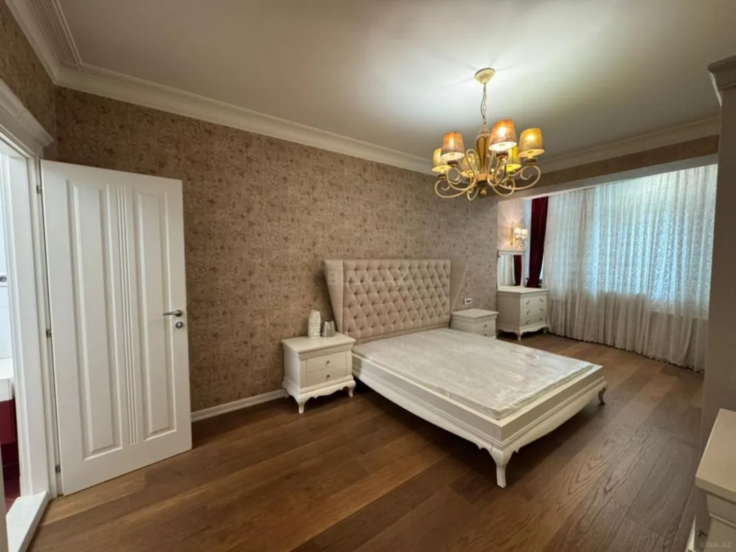 Satılır 3 otaqlı mənzil 171 m²