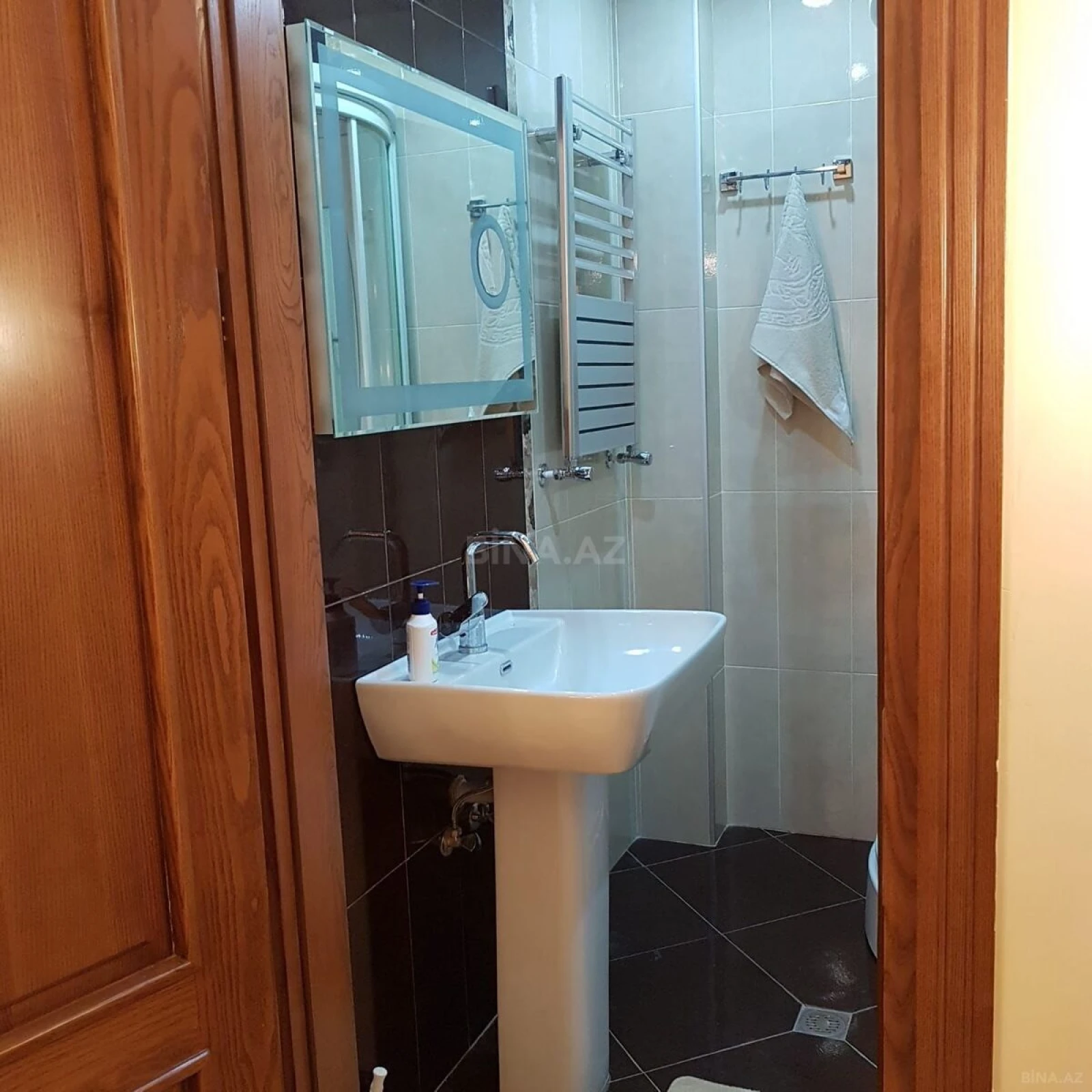 Kirayə verilir 3 otaqlı mənzil 170 m²