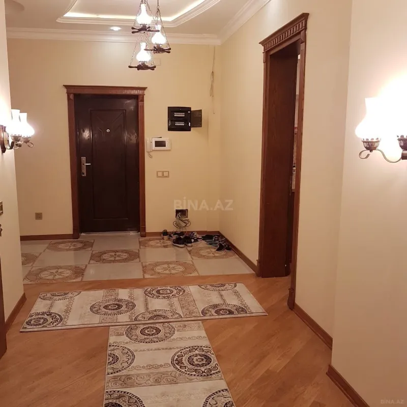 Kirayə verilir 3 otaqlı mənzil 170 m²