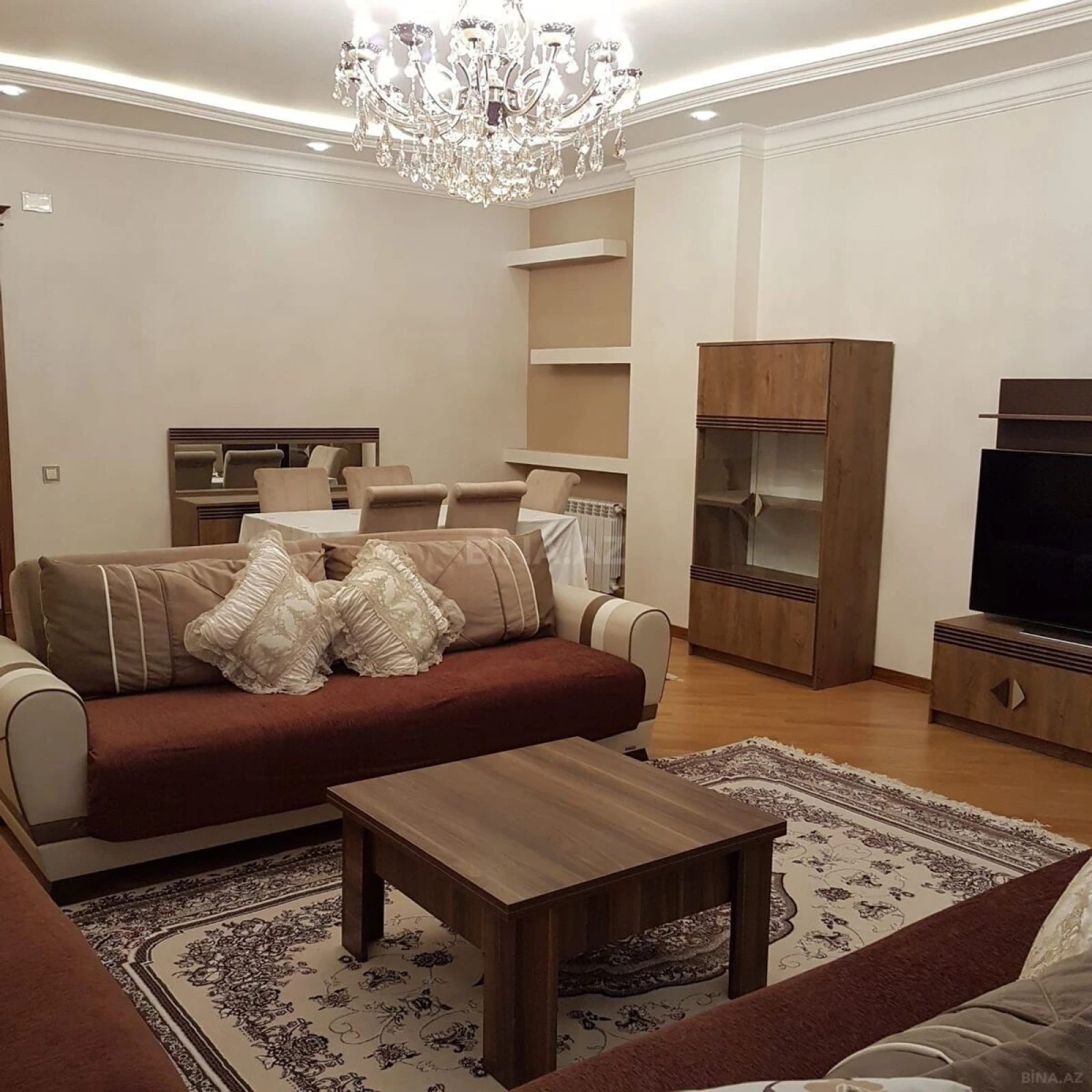 Kirayə verilir 3 otaqlı mənzil 170 m²