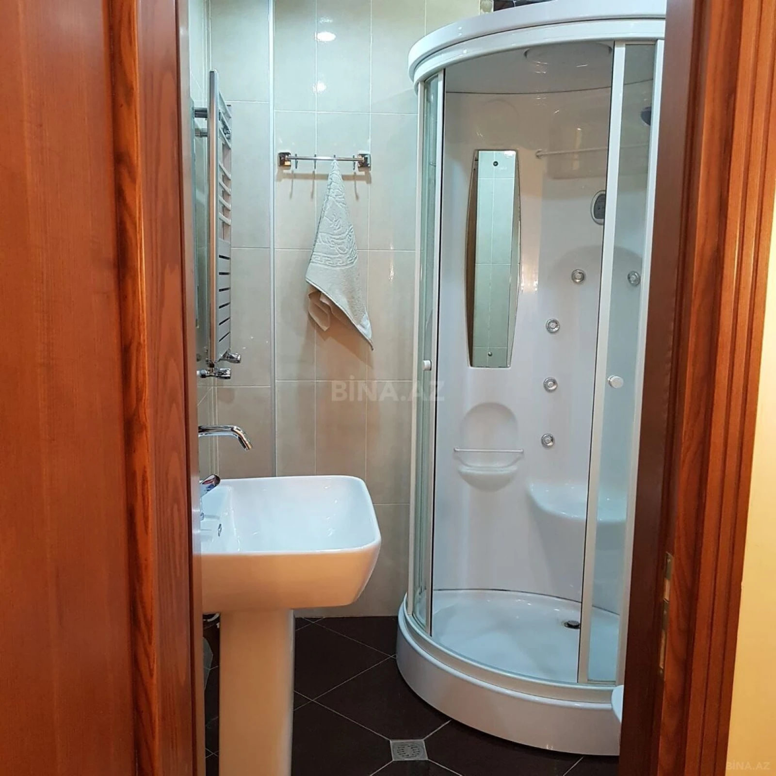 Kirayə verilir 3 otaqlı mənzil 170 m²