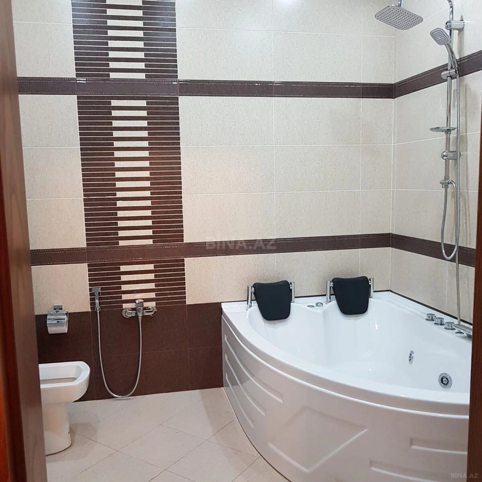 Kirayə verilir 3 otaqlı mənzil 170 m²