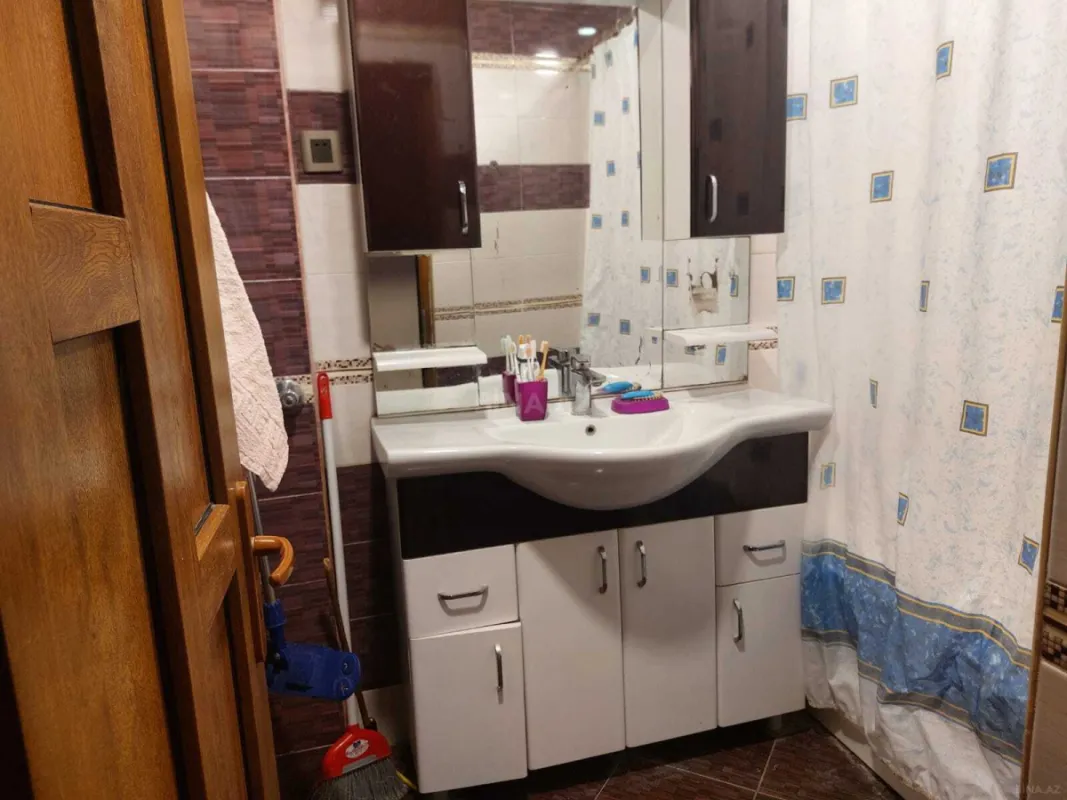 Satılır 4 otaqlı mənzil 70 m²