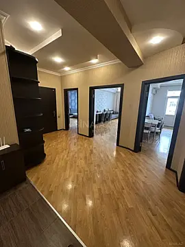 Kirayə verilir 2 otaqlı mənzil 90 m²