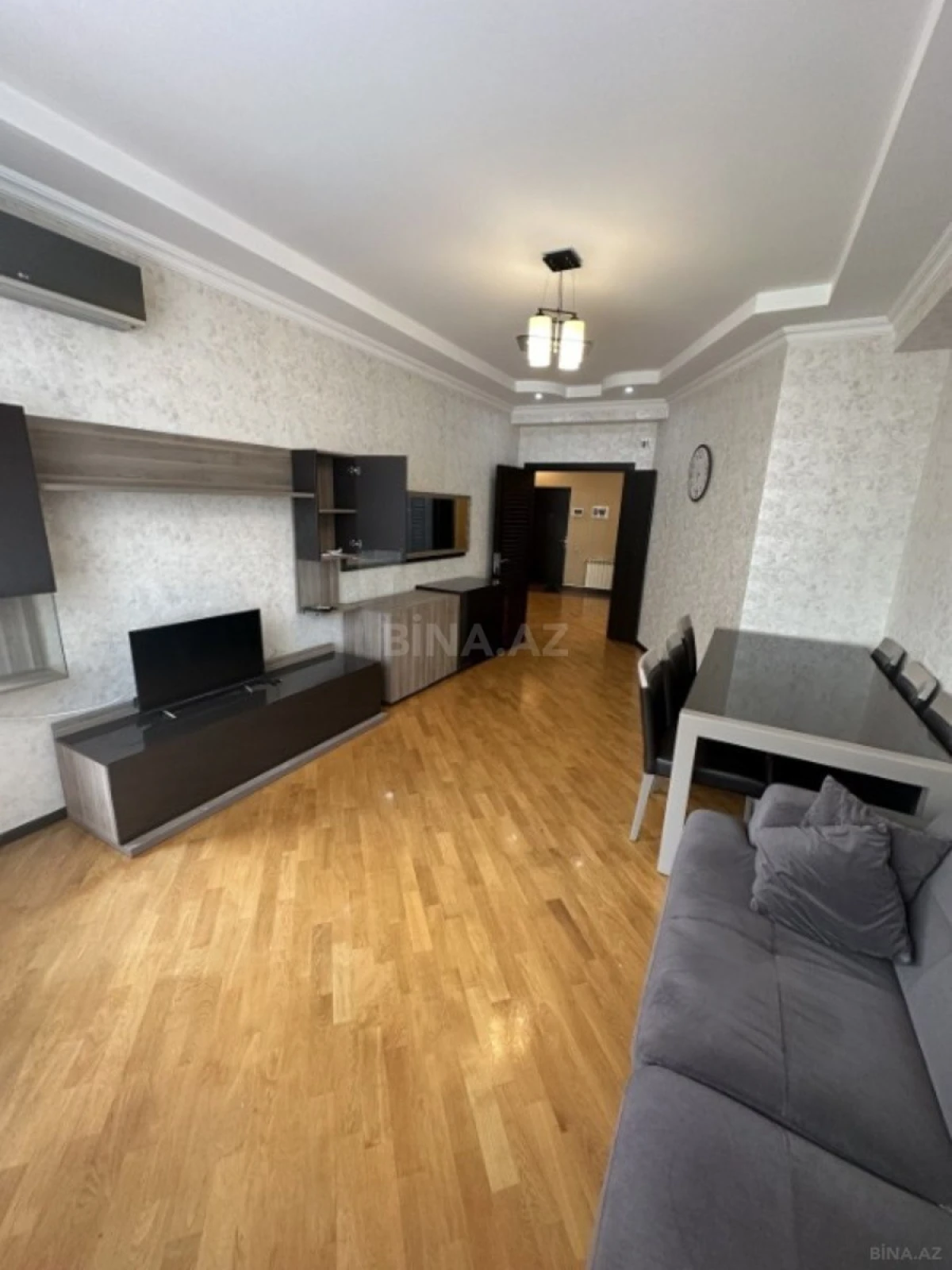 Kirayə verilir 2 otaqlı mənzil 90 m²