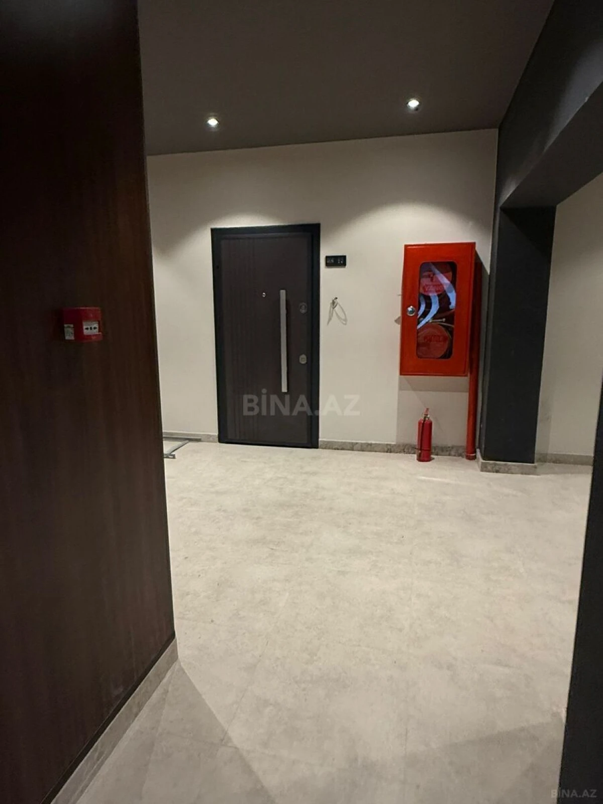 Satılır 3 otaqlı mənzil 124 m²