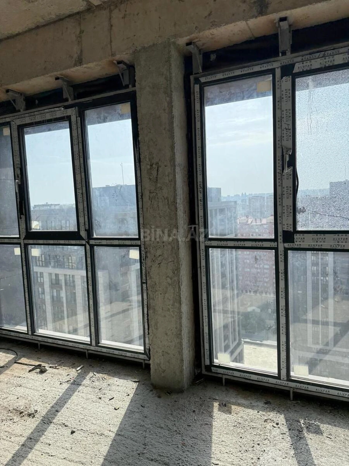 Satılır 3 otaqlı mənzil 124 m²