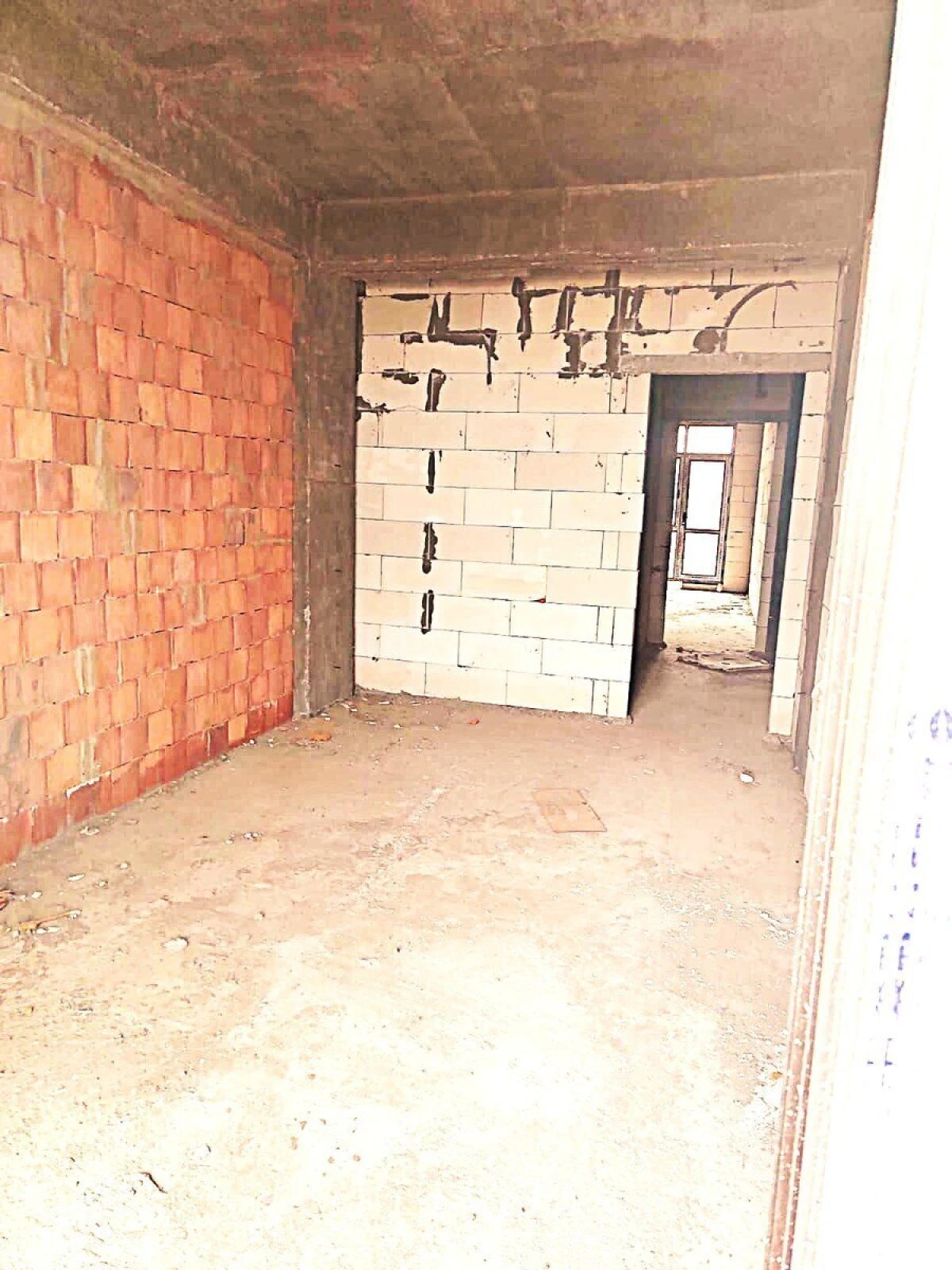 Satılır 3 otaqlı mənzil 86 m²