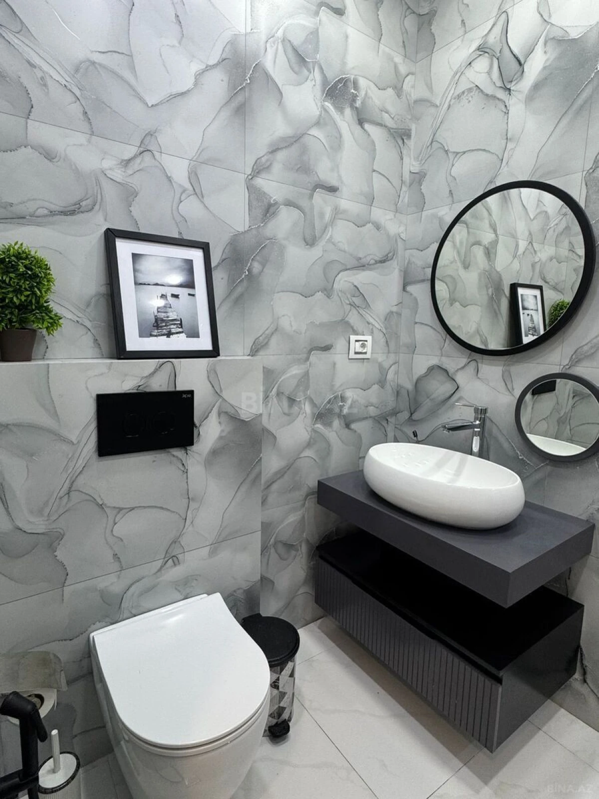 Satılır 3 otaqlı mənzil 145 m²