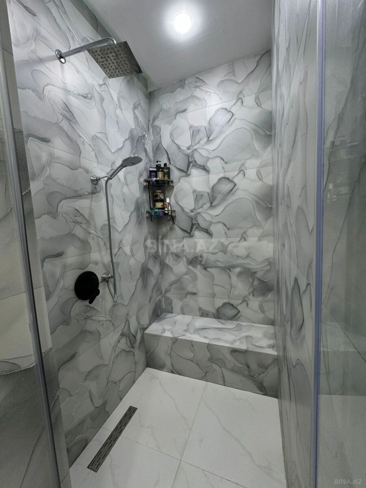 Satılır 3 otaqlı mənzil 145 m²