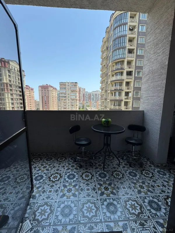 Satılır 3 otaqlı mənzil 145 m²