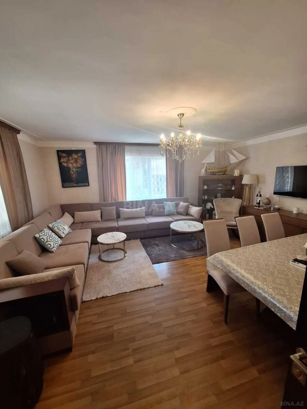 Satılır 4 otaqlı həyət evi 250 m²