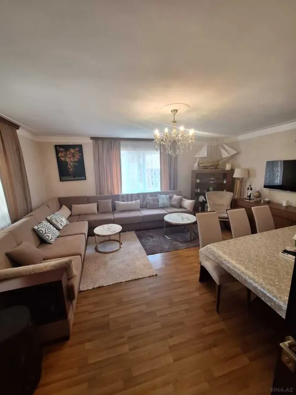 Satılır 4 otaqlı həyət evi 250 m²