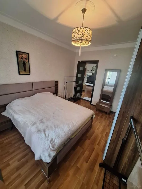 Satılır 4 otaqlı həyət evi 250 m²