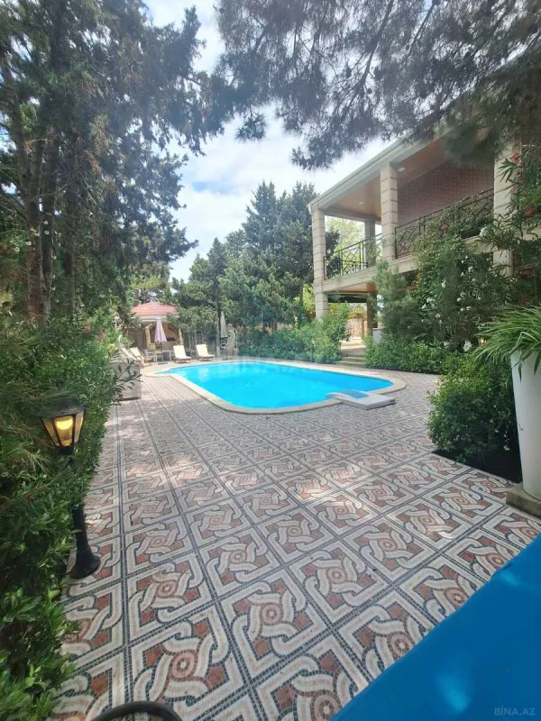 Satılır 4 otaqlı həyət evi 250 m²