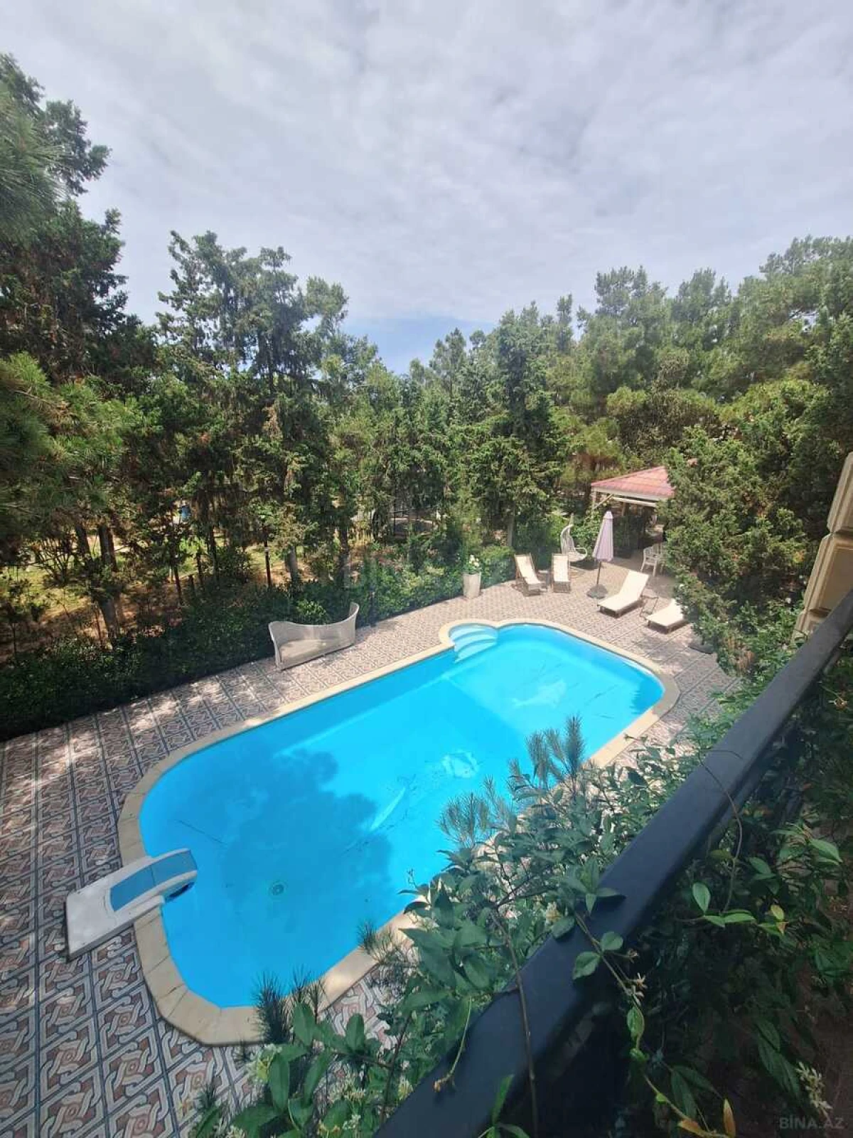 Satılır 4 otaqlı həyət evi 250 m²