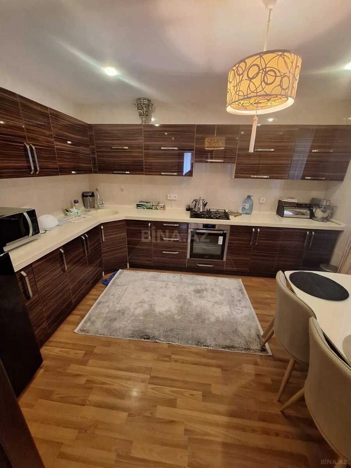 Satılır 4 otaqlı həyət evi 250 m²