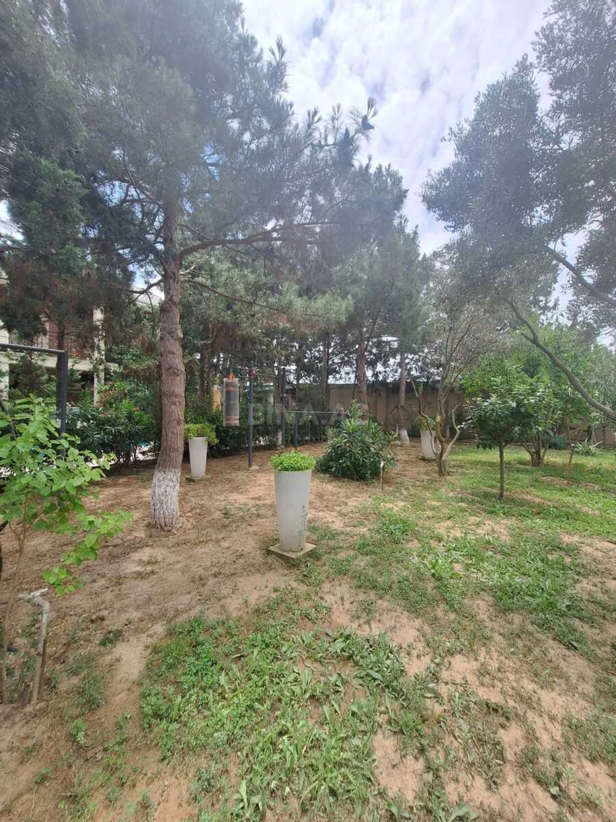 Satılır 4 otaqlı həyət evi 250 m²