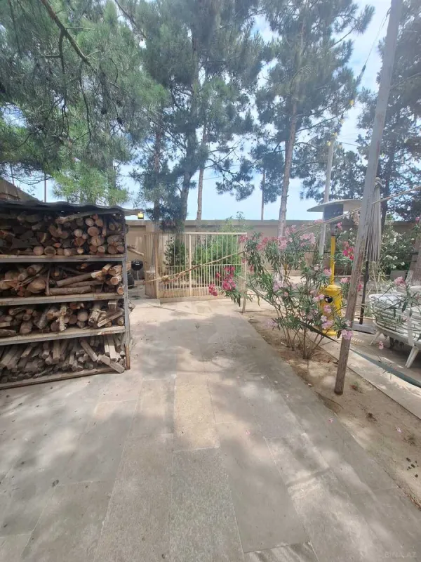 Satılır 4 otaqlı həyət evi 250 m²