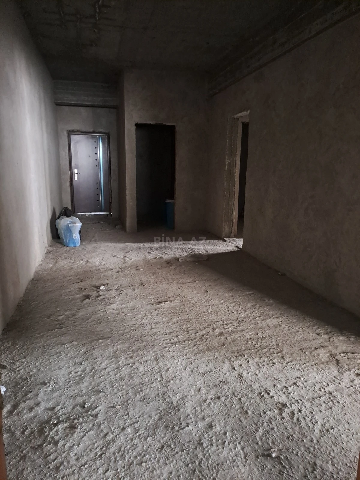Satılır 3 otaqlı mənzil 151 m²