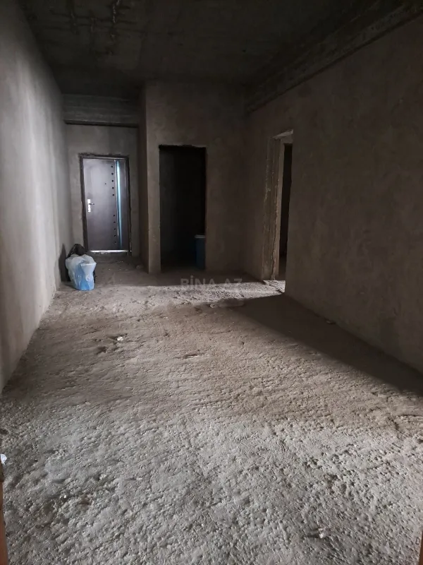 Satılır 3 otaqlı mənzil 151 m²