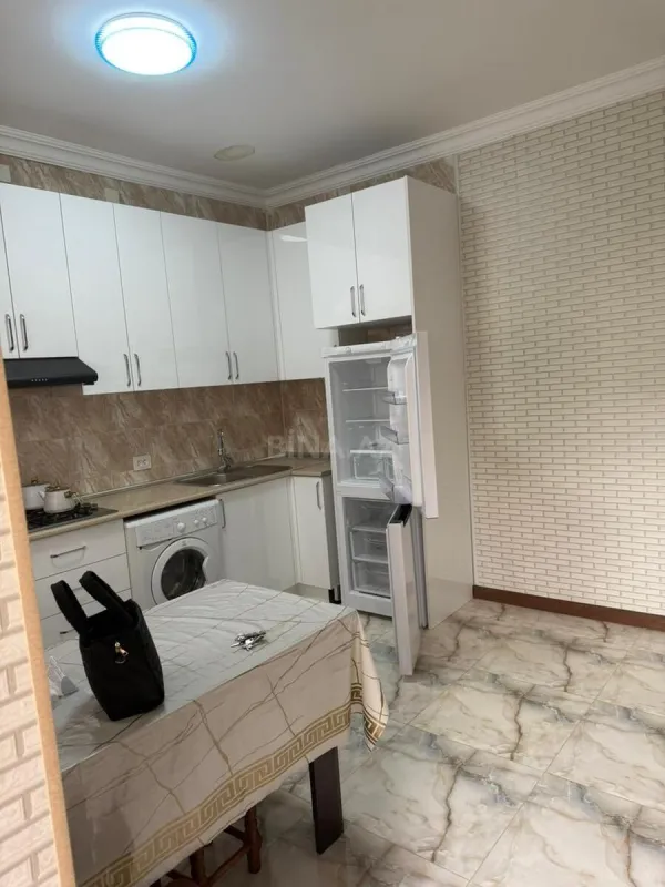 Kirayə verilir 2 otaqlı mənzil 60 m²