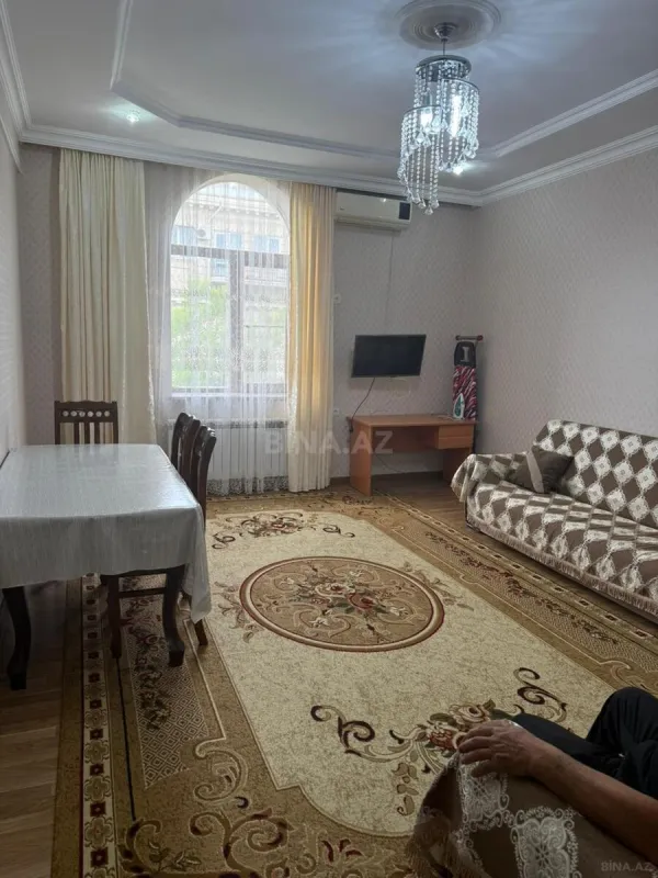 Kirayə verilir 2 otaqlı mənzil 60 m²