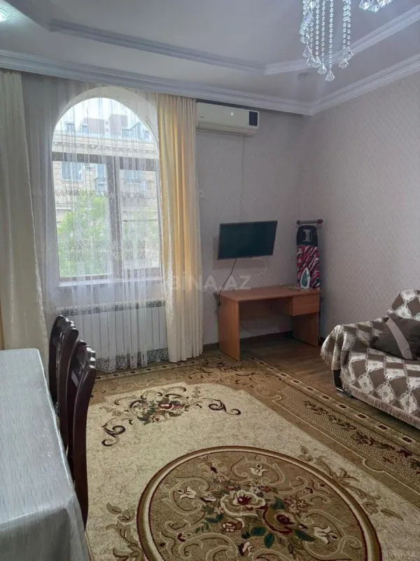 Kirayə verilir 2 otaqlı mənzil 60 m²