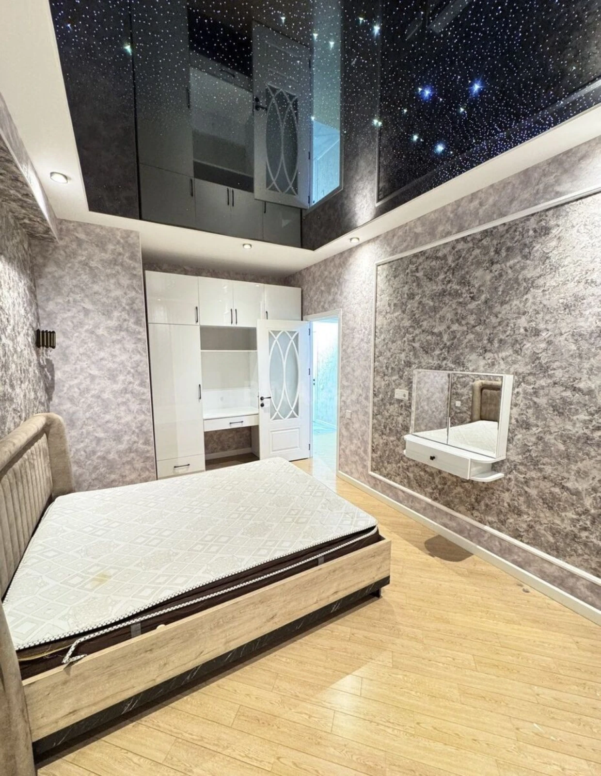 Kirayə verilir 2 otaqlı mənzil 65 m²