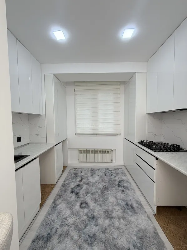Satılır 2 otaqlı mənzil 65 m²