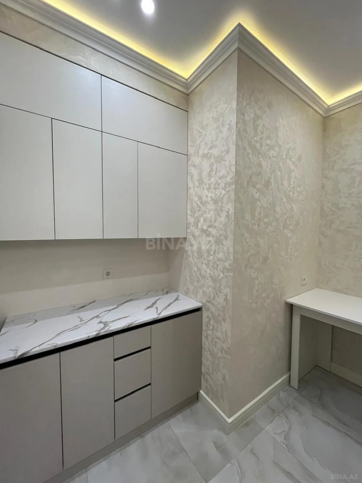 Satılır 2 otaqlı mənzil 72 m²