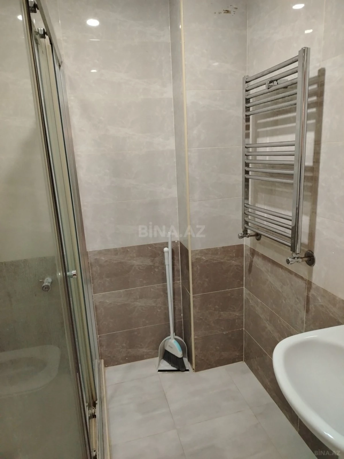 Kirayə verilir 2 otaqlı mənzil 65 m²
