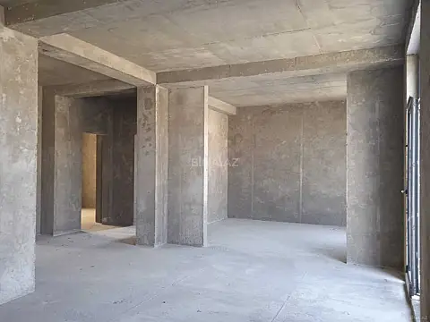 Satılır obyekt 390 m²