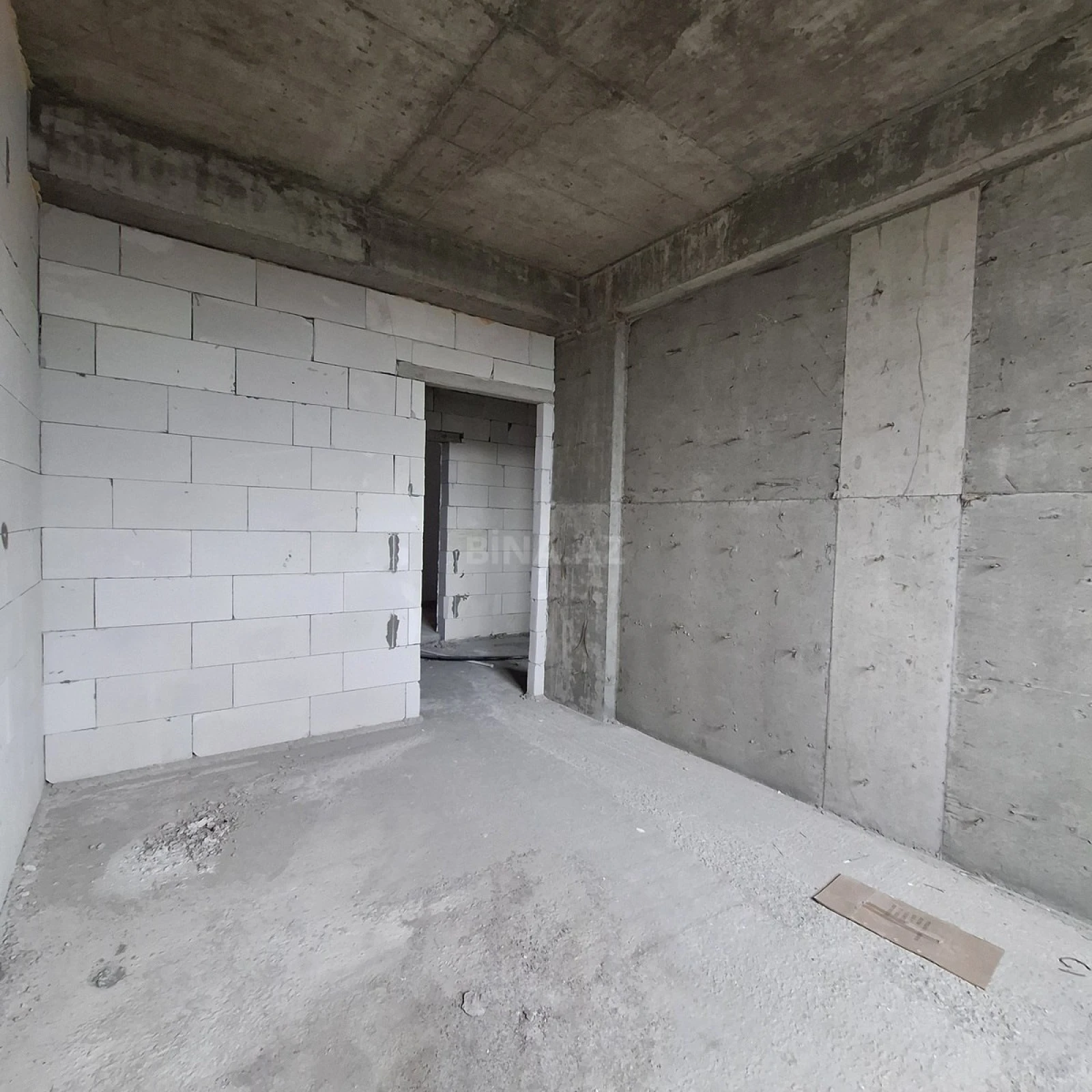 Satılır 2 otaqlı mənzil 49 m²