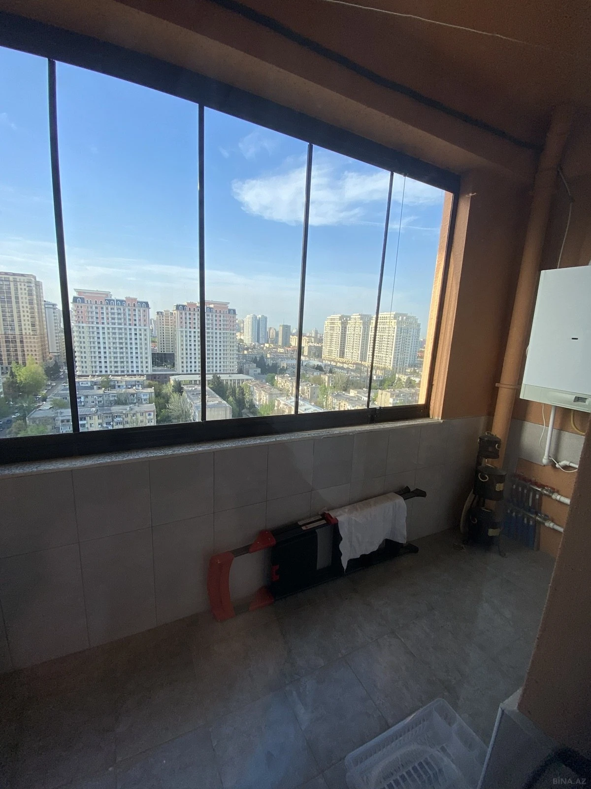 Satılır 3 otaqlı mənzil 110 m²