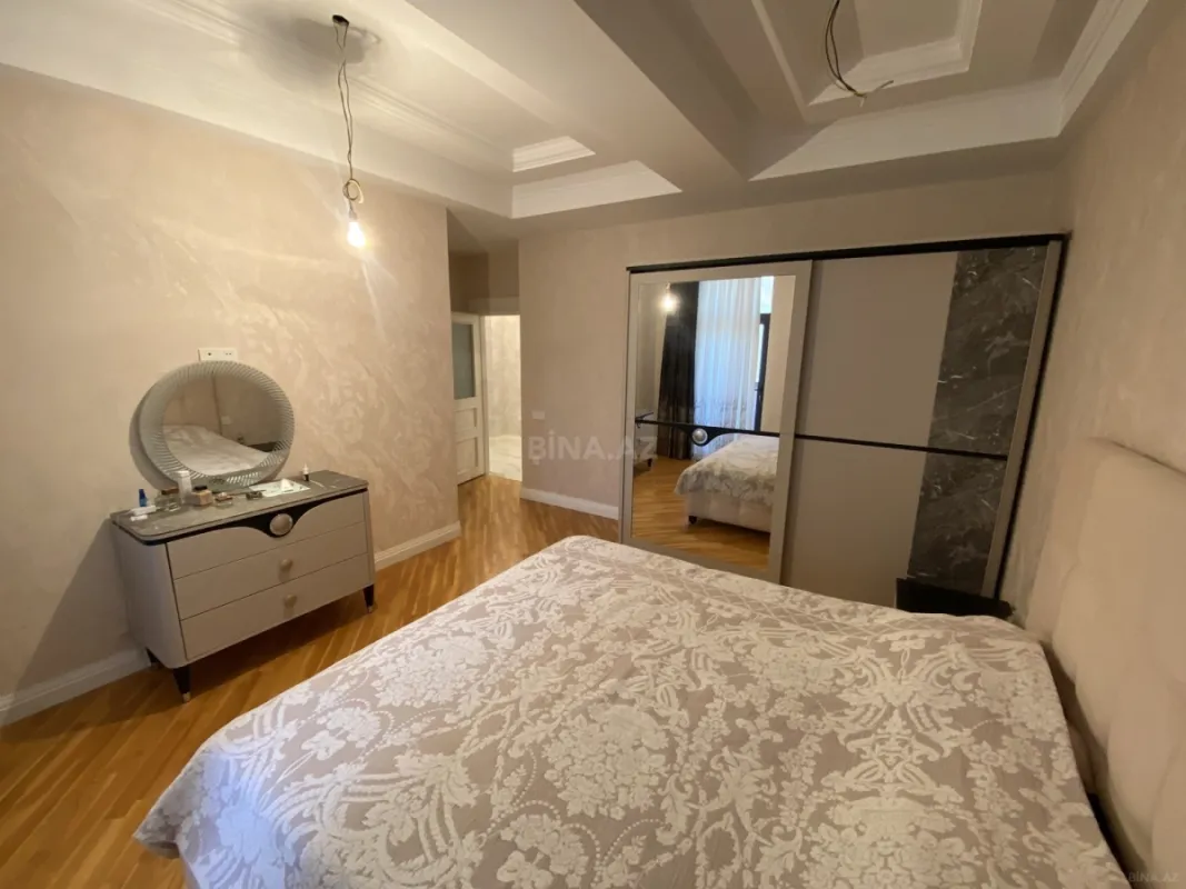 Satılır 3 otaqlı mənzil 110 m²