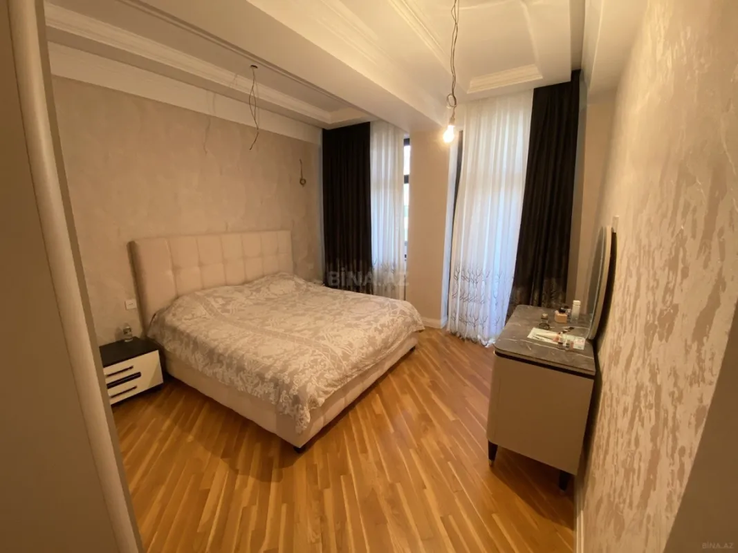 Satılır 3 otaqlı mənzil 110 m²