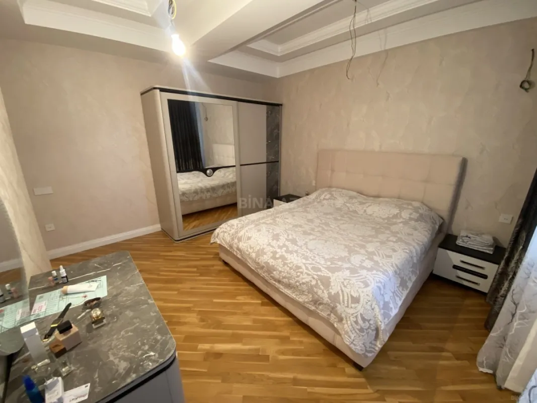 Satılır 3 otaqlı mənzil 110 m²
