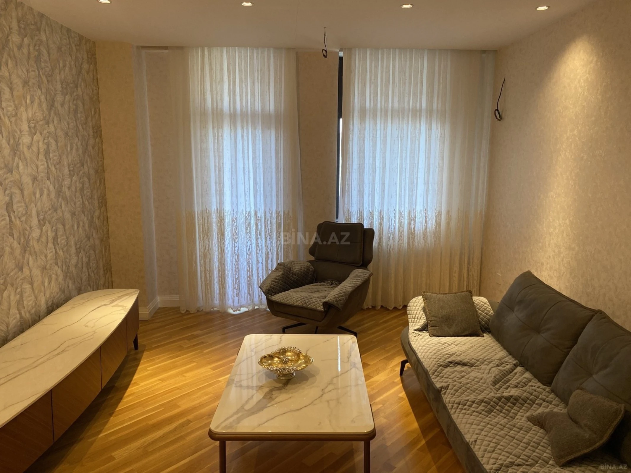 Satılır 3 otaqlı mənzil 110 m²