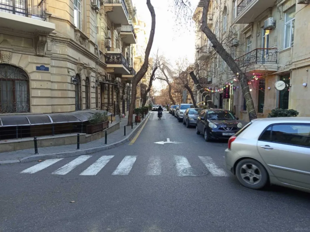 Satılır 4 otaqlı mənzil 95 m²