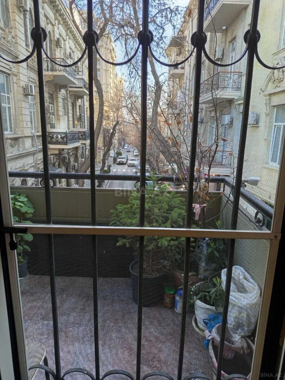 Satılır 4 otaqlı mənzil 95 m²