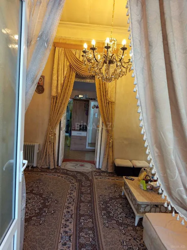 Satılır 4 otaqlı mənzil 95 m²