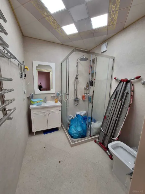 Satılır 3 otaqlı mənzil 135 m²