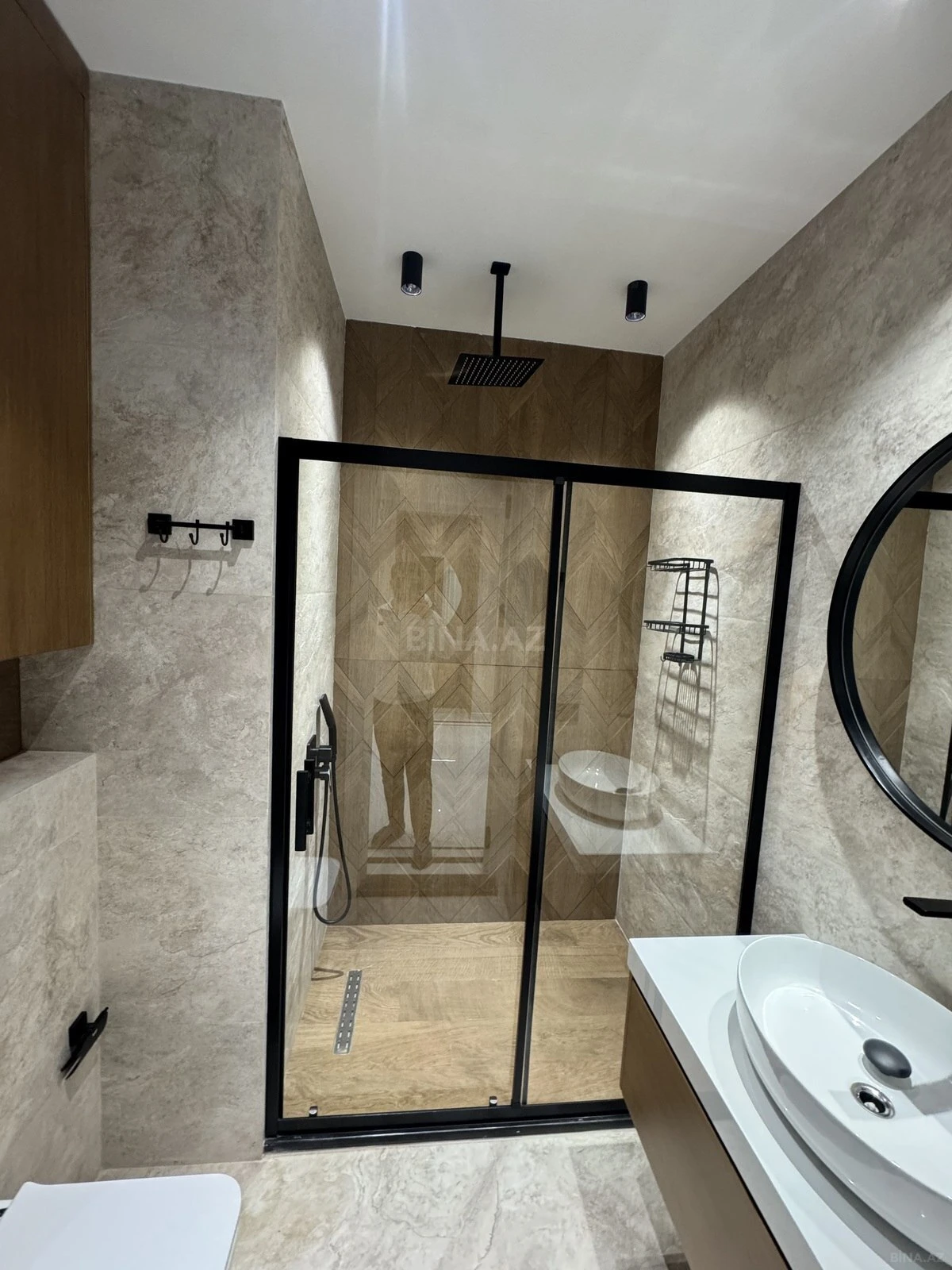 Satılır 4 otaqlı mənzil 190 m²