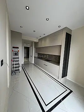Satılır 4 otaqlı mənzil 190 m²